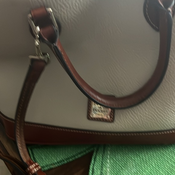 Dooney and Burke perfect condition satchel - Picture 2 of 6